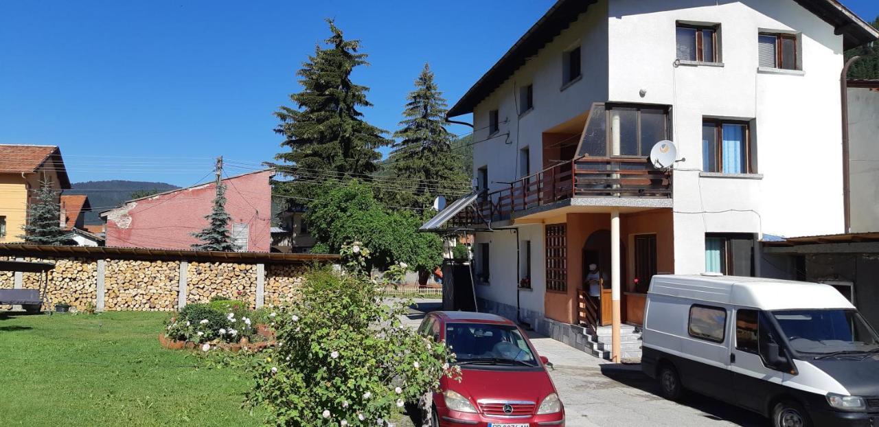 Family Hotel Ecorelax Madzhare Exterior photo